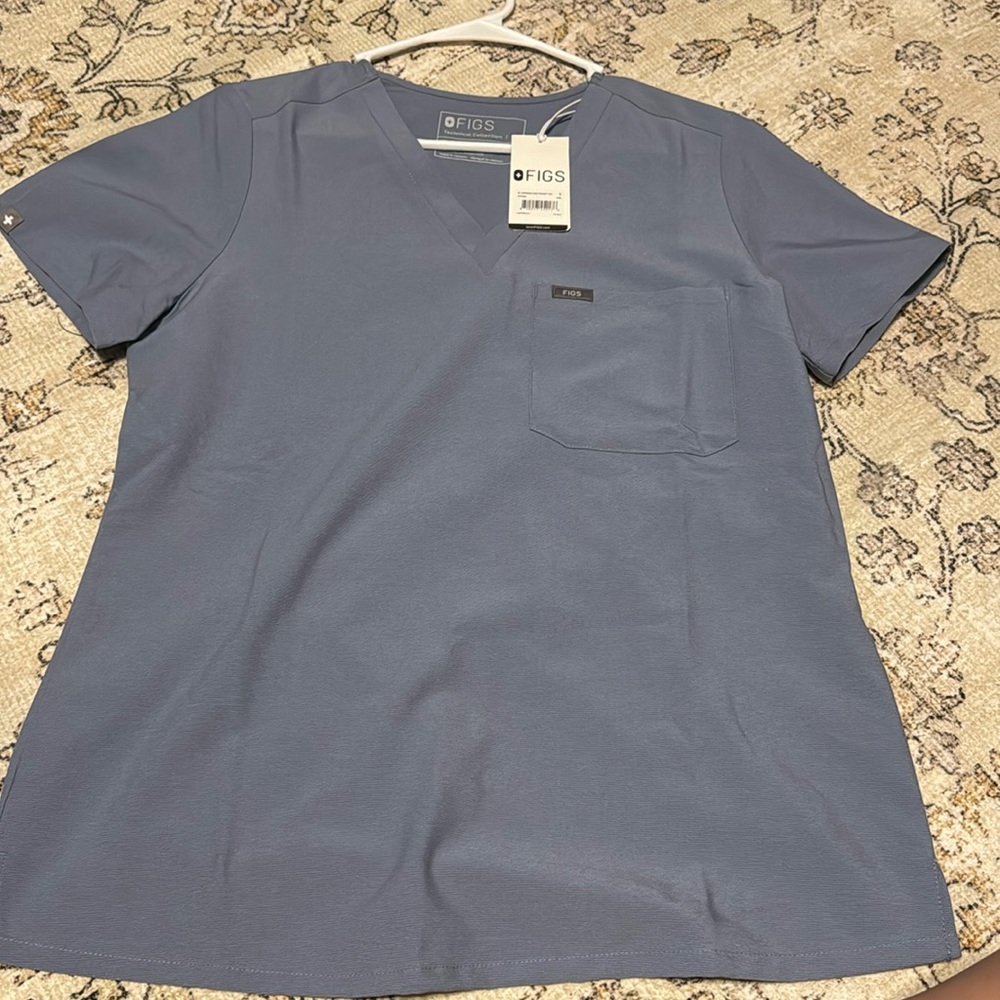 NWT space grey Catarina scrub top